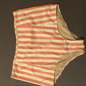 Kortni Jeane bottoms